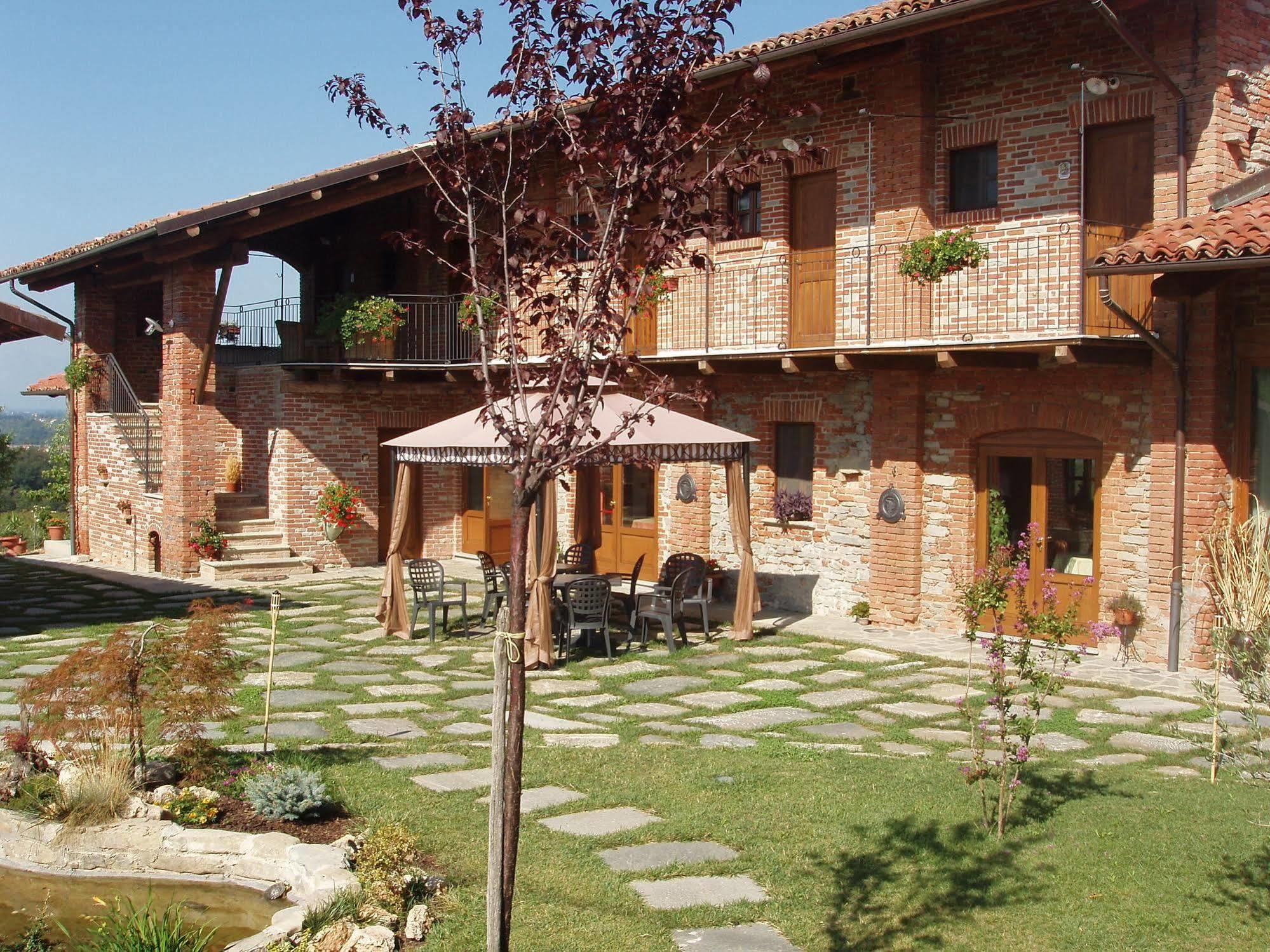 Il Palazzetto Villa Clavesana Exterior photo